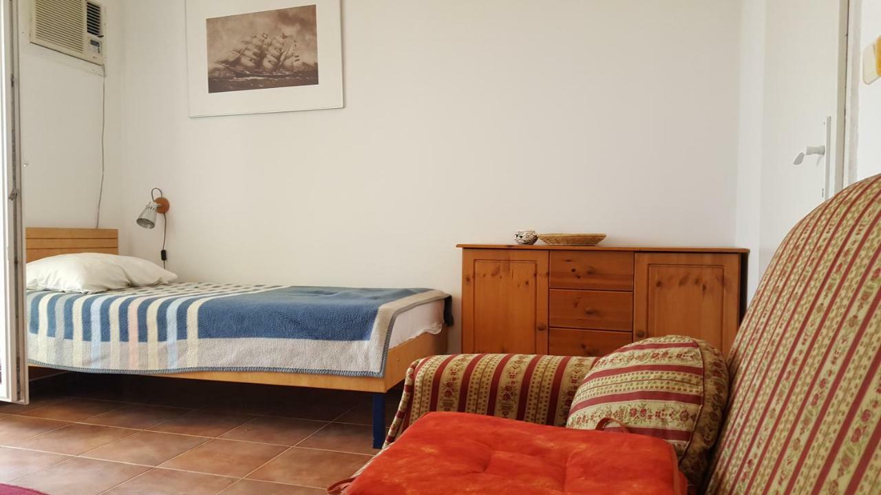 Viktor Apartment